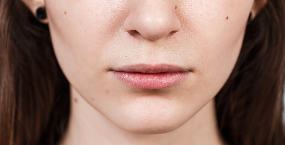 Thin / Undefined Lips